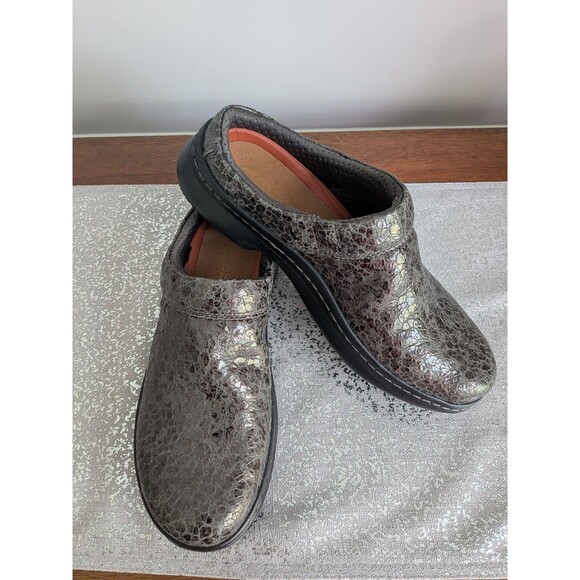 Clarks Pro Clog Womens 9 M Professional Gunmetal Gray Shimmer Leather Shoe Comfy - Picture 1 of 10